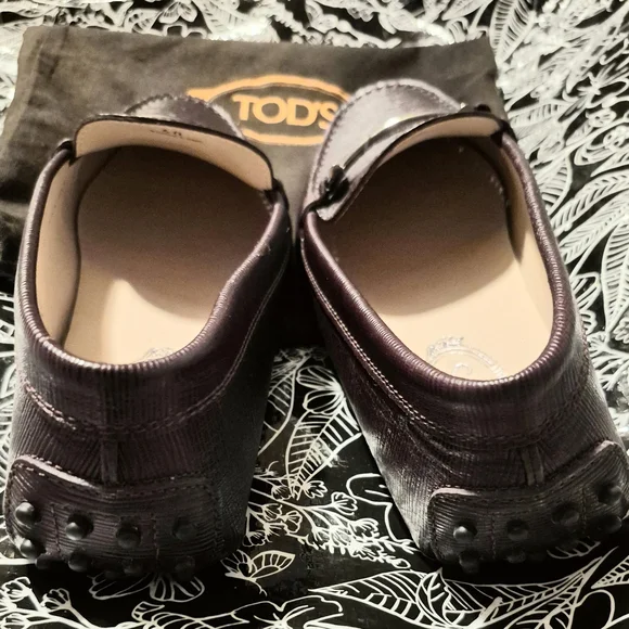 Tod's NWOT Dark Dark Brown Textured Loafers - Picture 4 of 6